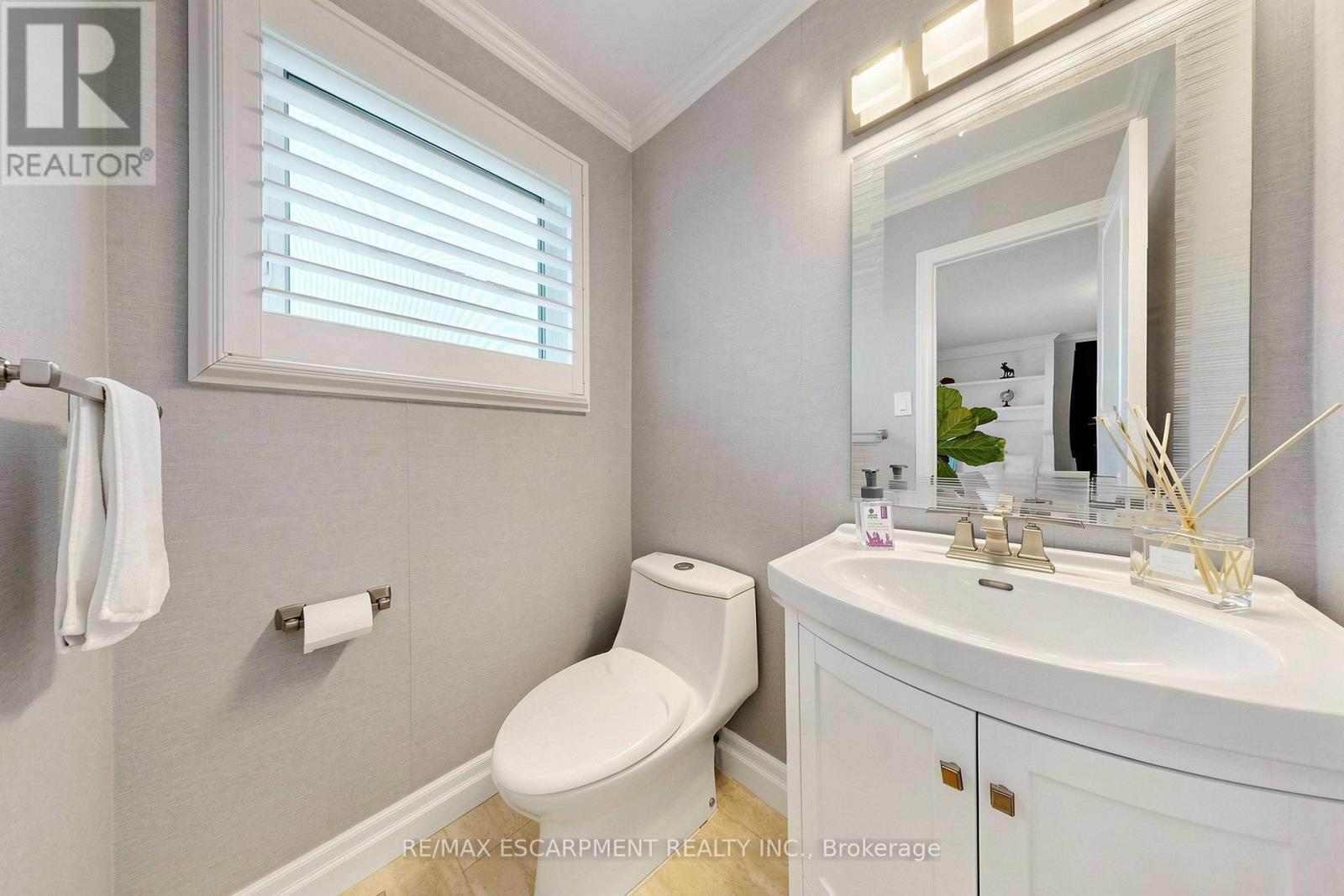 1365 Ester Drive, Burlington, Ontario  L7P 1L4 - Photo 12 - W13143320