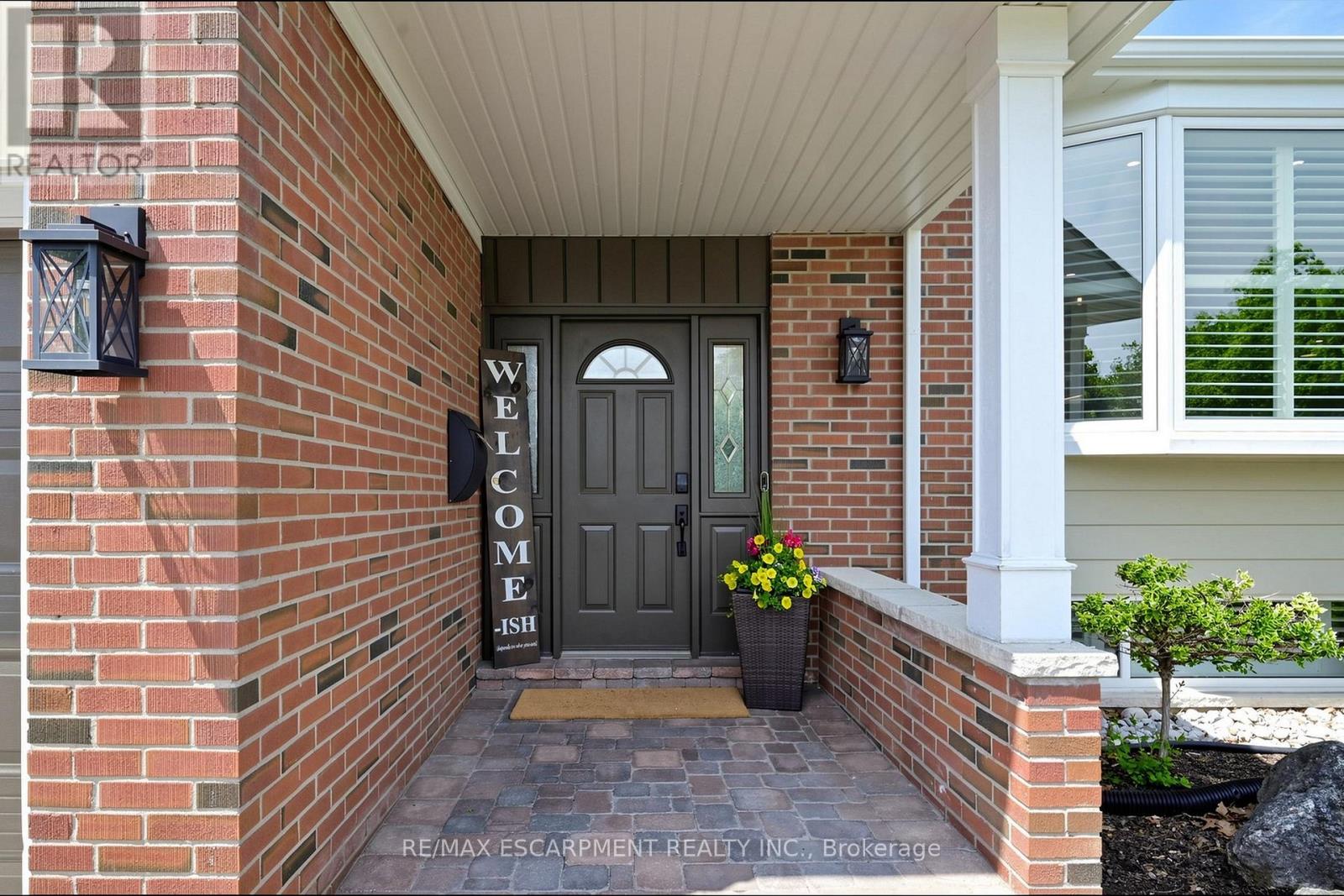 1365 Ester Drive, Burlington, Ontario  L7P 1L4 - Photo 6 - W13143320