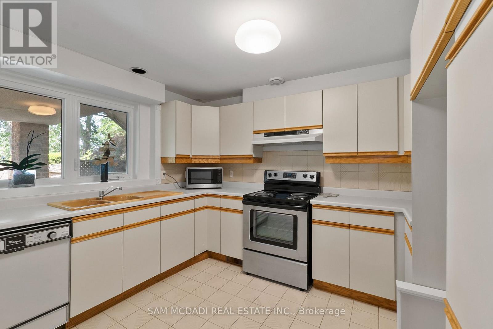 2235 Shawanaga Trail, Mississauga, Ontario  L5H 3X6 - Photo 34 - W13143410