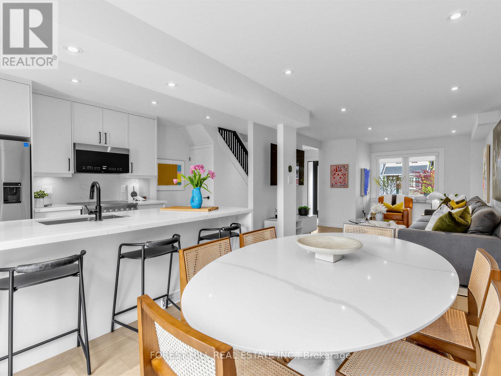 39 Belgravia Avenue, Toronto, Ontario  M6E 2M4 - Photo 11 - W13143412