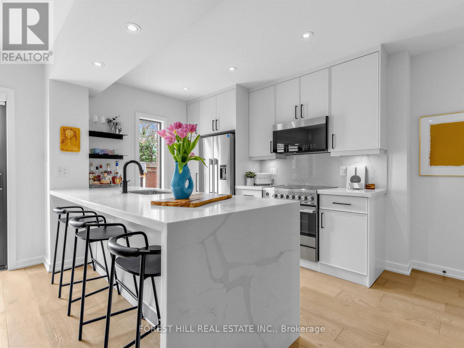 39 Belgravia Avenue, Toronto, Ontario  M6E 2M4 - Photo 12 - W13143412