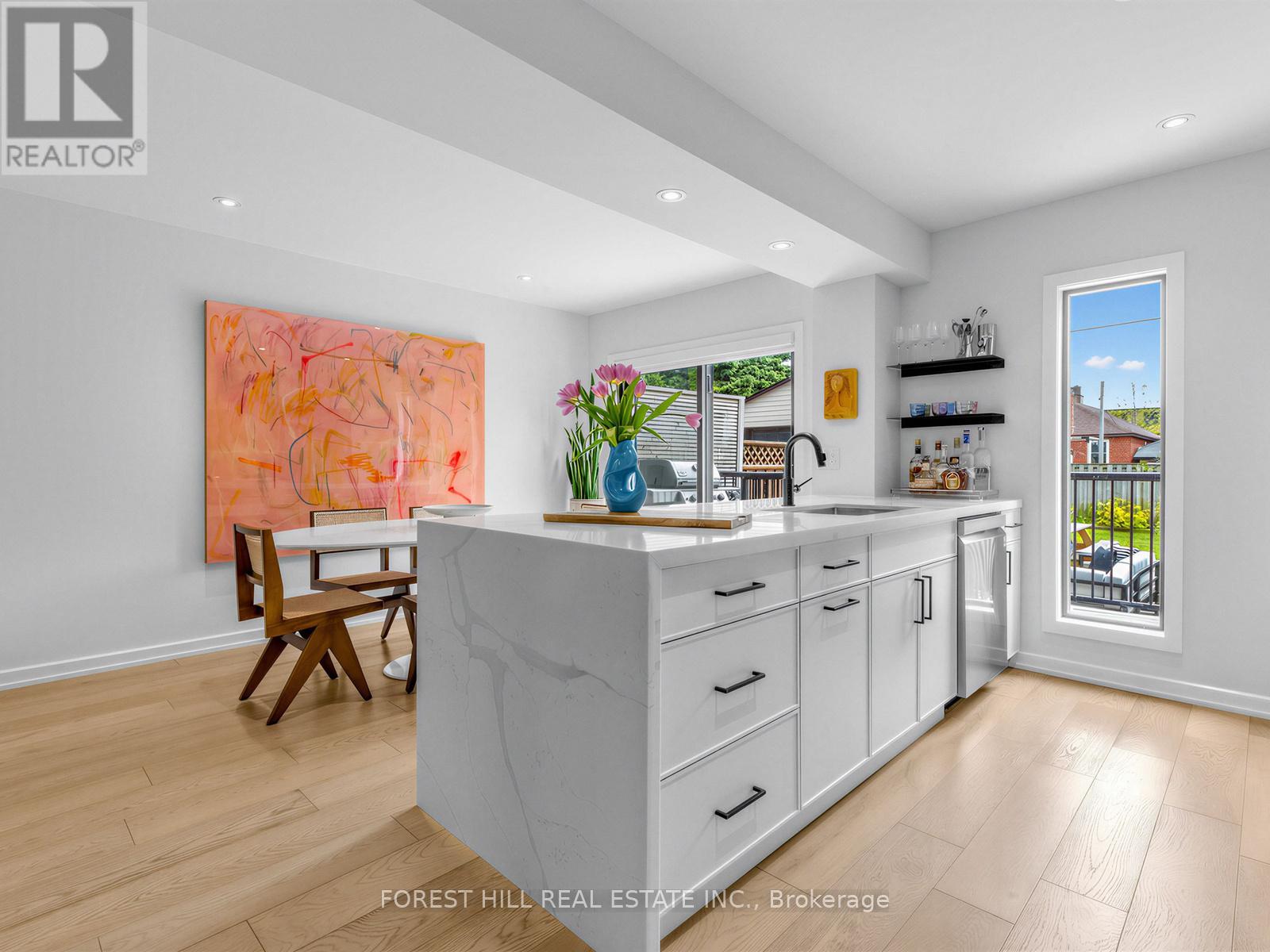 39 Belgravia Avenue, Toronto, Ontario  M6E 2M4 - Photo 13 - W13143412