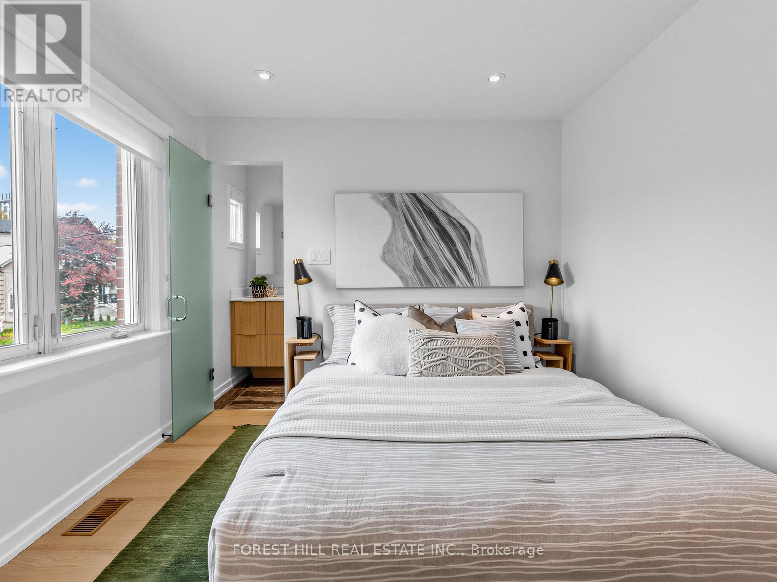 39 Belgravia Avenue, Toronto, Ontario  M6E 2M4 - Photo 18 - W13143412