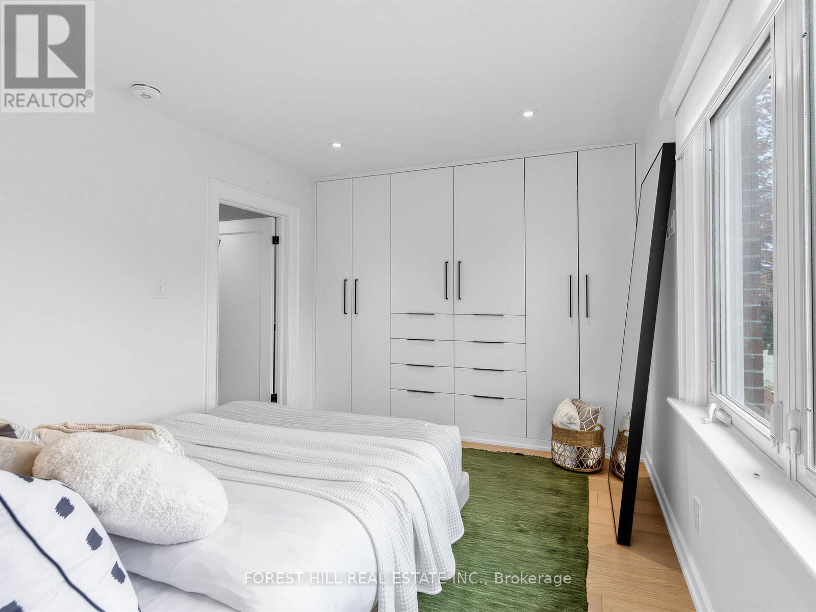 39 Belgravia Avenue, Toronto, Ontario  M6E 2M4 - Photo 19 - W13143412