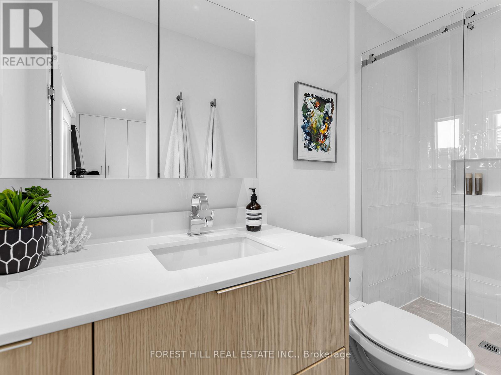 39 Belgravia Avenue, Toronto, Ontario  M6E 2M4 - Photo 20 - W13143412