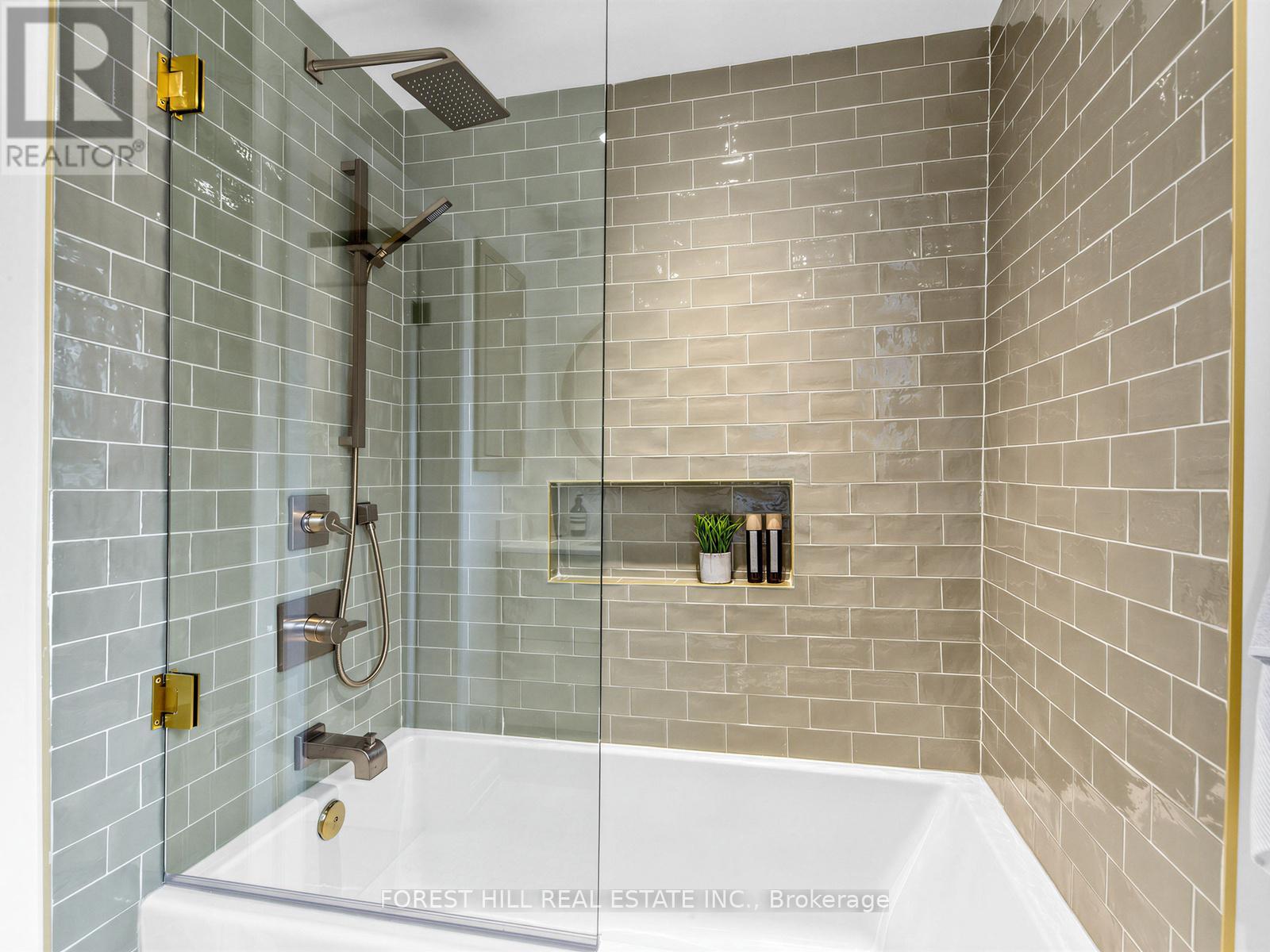 39 Belgravia Avenue, Toronto, Ontario  M6E 2M4 - Photo 27 - W13143412