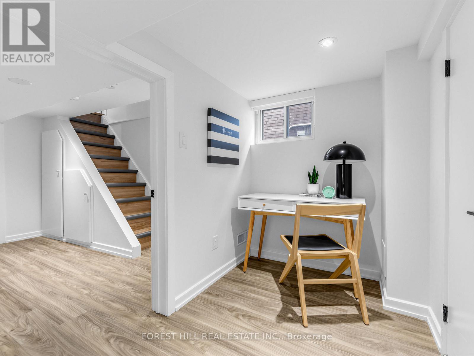 39 Belgravia Avenue, Toronto, Ontario  M6E 2M4 - Photo 31 - W13143412