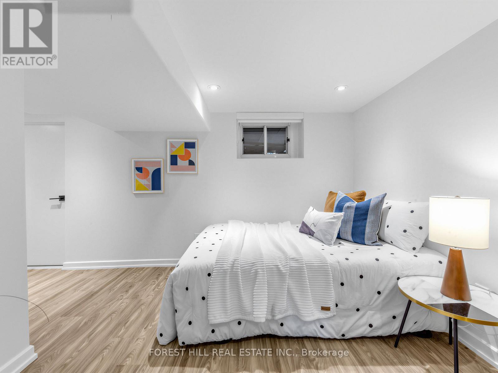 39 Belgravia Avenue, Toronto, Ontario  M6E 2M4 - Photo 34 - W13143412