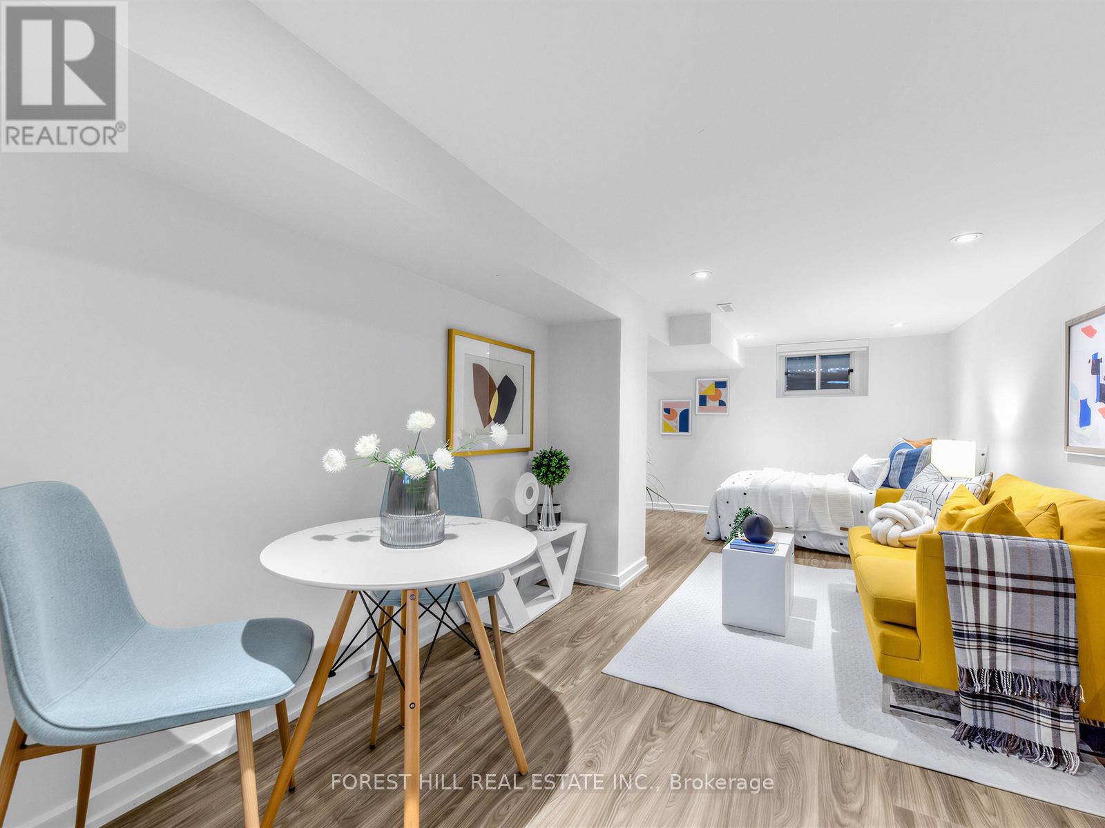 39 Belgravia Avenue, Toronto, Ontario  M6E 2M4 - Photo 36 - W13143412