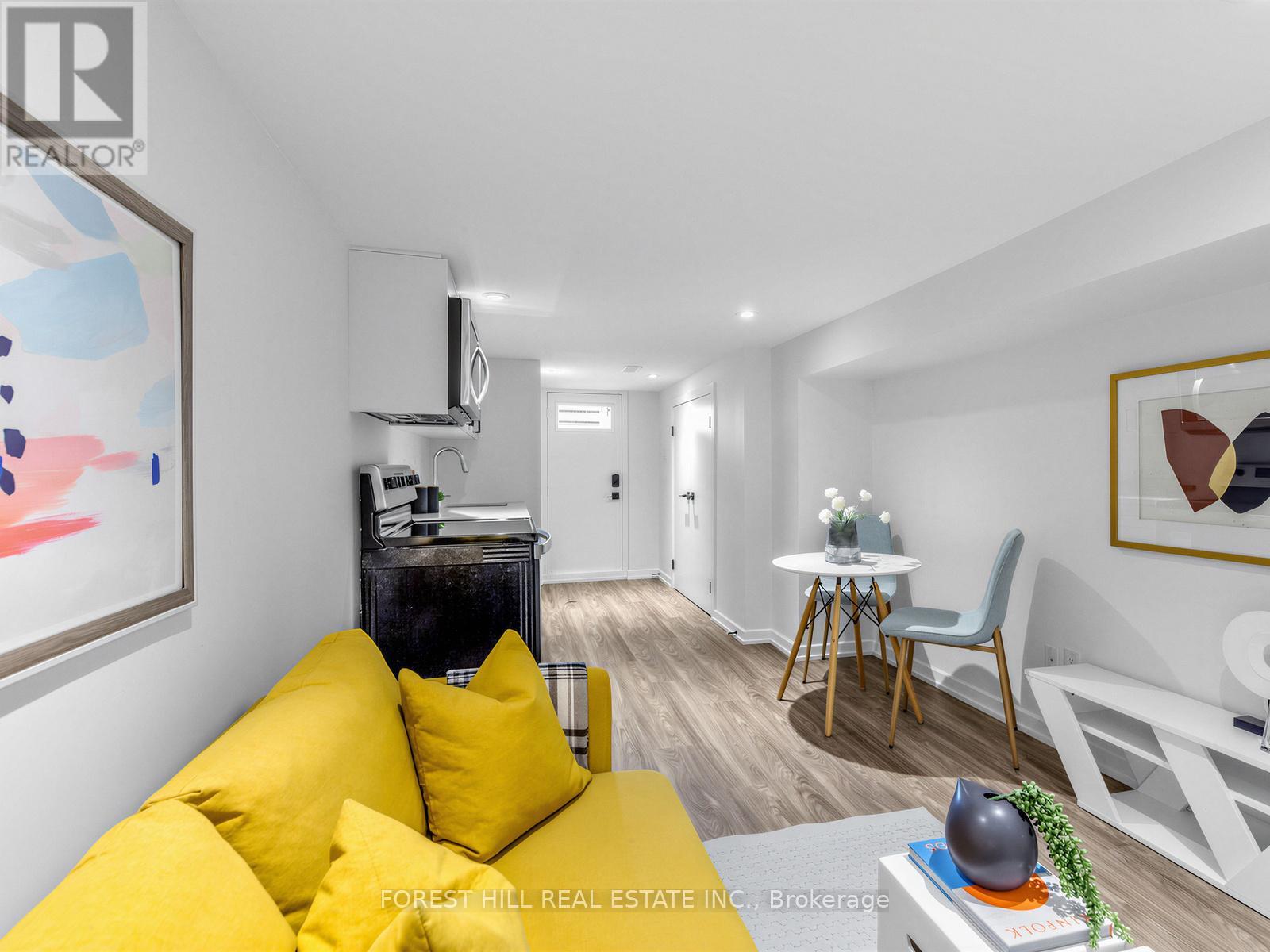 39 Belgravia Avenue, Toronto, Ontario  M6E 2M4 - Photo 37 - W13143412