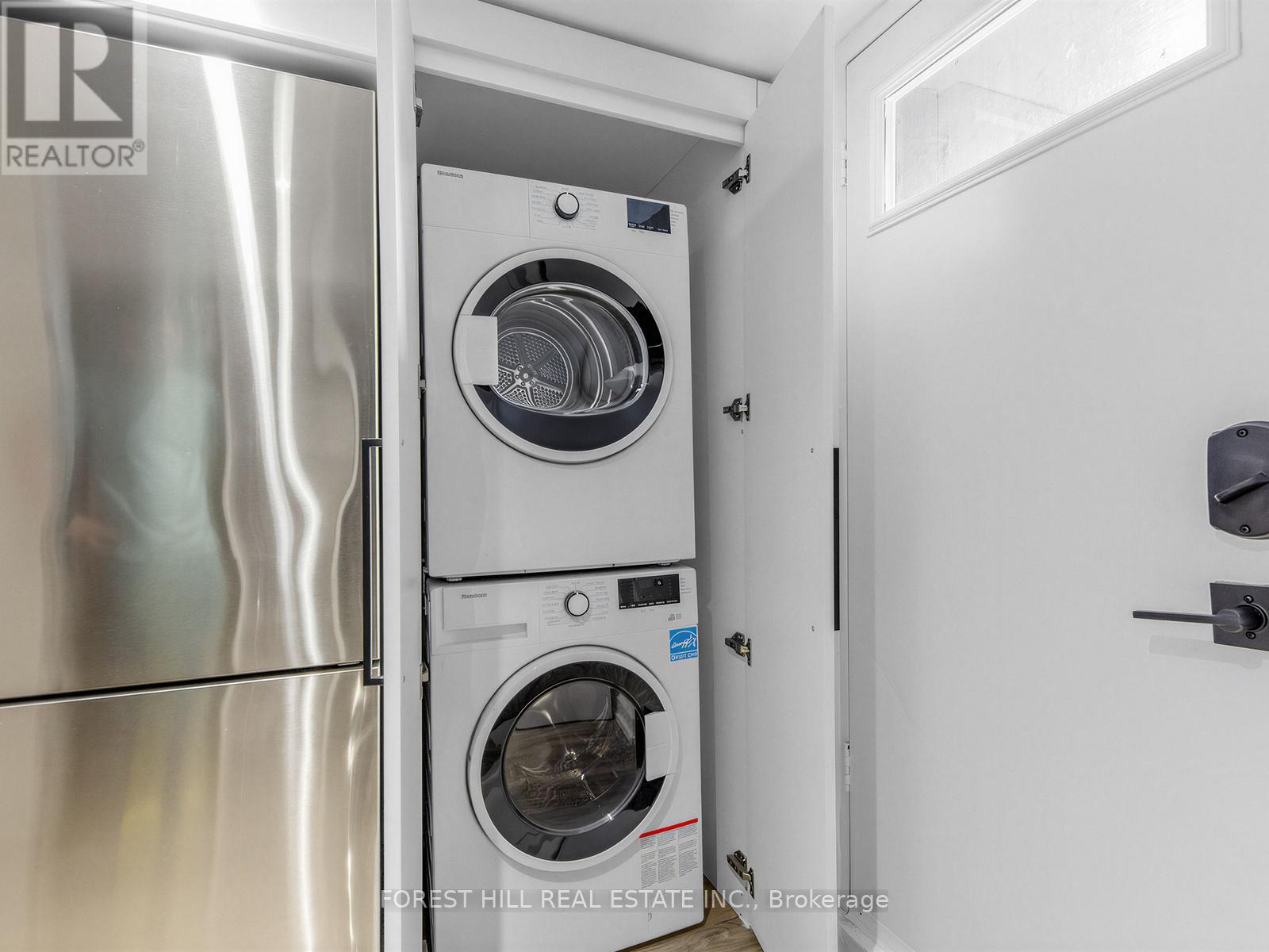 39 Belgravia Avenue, Toronto, Ontario  M6E 2M4 - Photo 39 - W13143412