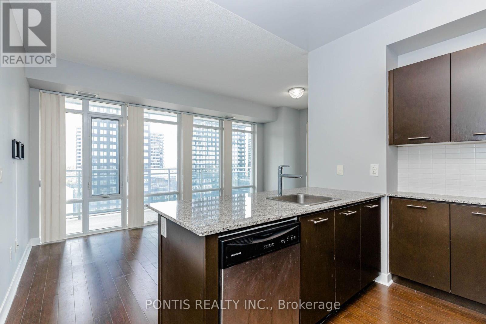 1108 - 360 Square One Drive, Mississauga, Ontario  L5B 0G7 - Photo 10 - W13143420