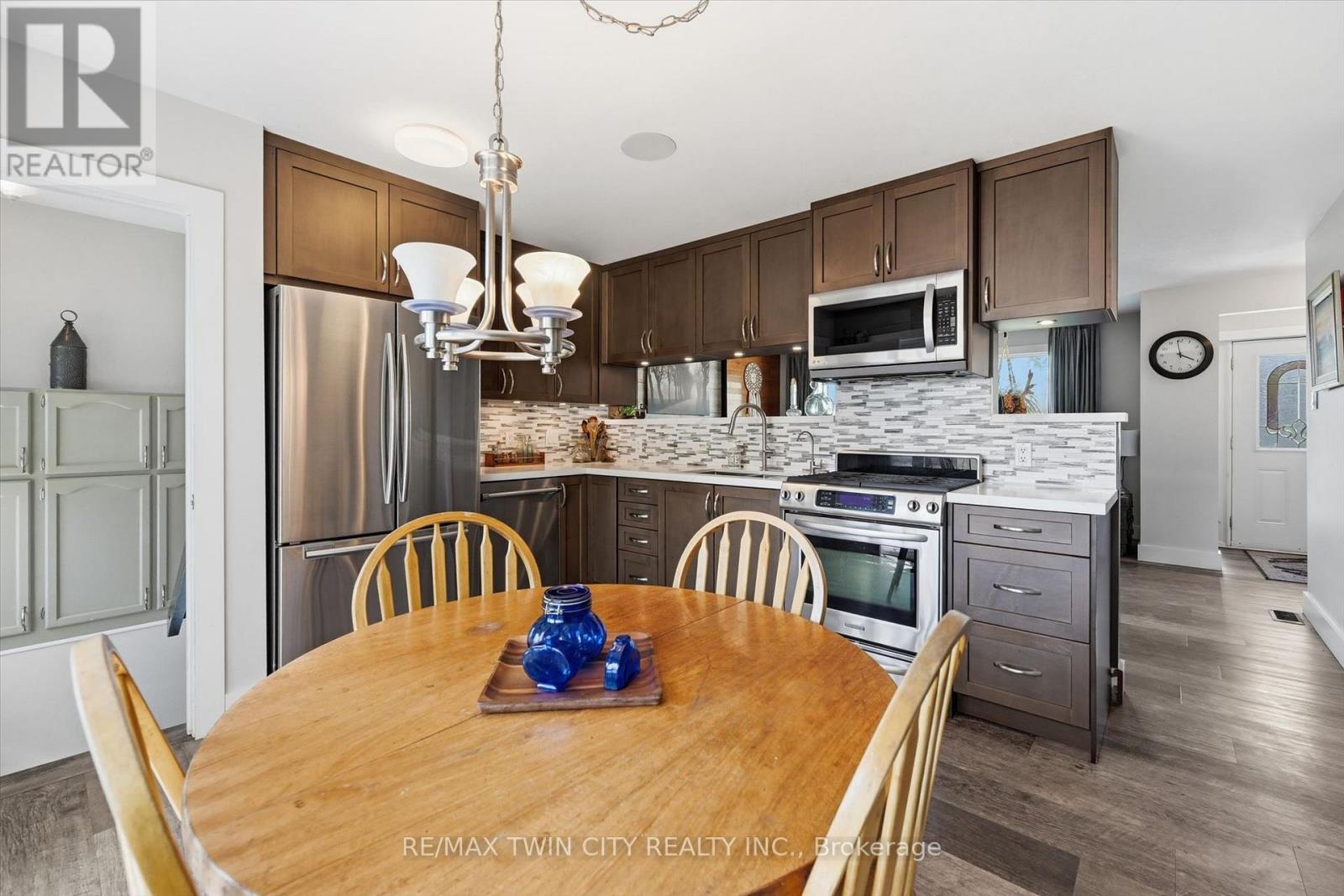 8 Delrex Boulevard, Halton Hills, Ontario  L7G 3X6 - Photo 14 - W13143430