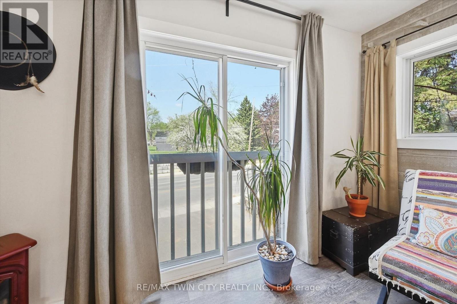 8 Delrex Boulevard, Halton Hills, Ontario  L7G 3X6 - Photo 17 - W13143430