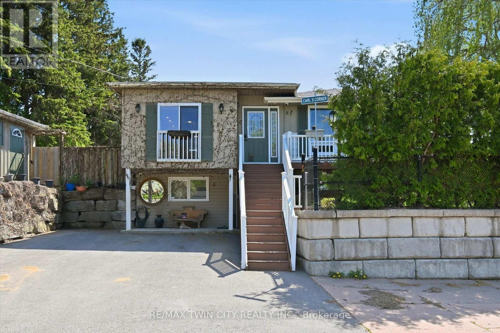 8 Delrex Boulevard, Halton Hills, Ontario  L7G 3X6 - Photo 2 - W13143430