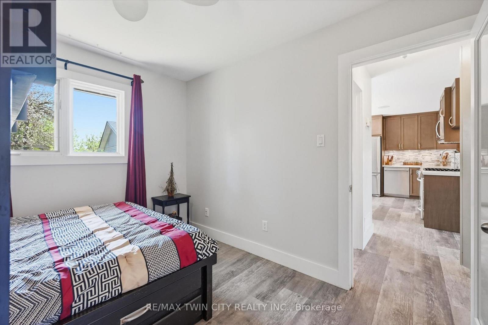 8 Delrex Boulevard, Halton Hills, Ontario  L7G 3X6 - Photo 20 - W13143430