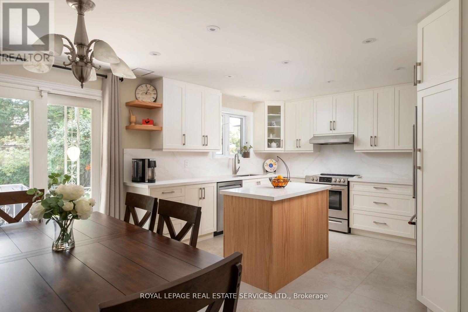 15 WESTROYAL ROAD, Toronto, Ontario