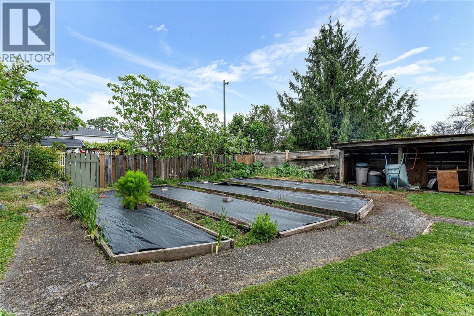 3329 Doncaster Dr, Saanich, British Columbia  V8P 3V7 - Photo 28 - 1037207