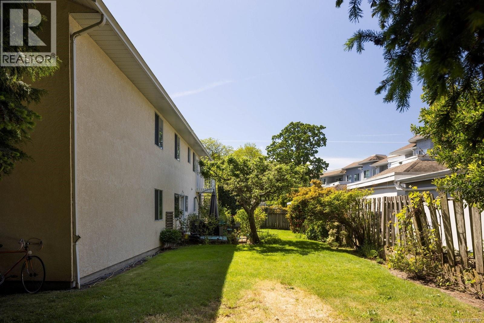 3916 Stamboul St, Saanich, British Columbia V8P 4L2 - Photo 25 - 1037007