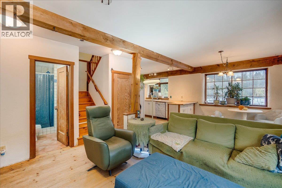 3918 Passmore Upper Road, Passmore, British Columbia  V0G 2J0 - Photo 10 - 10373029