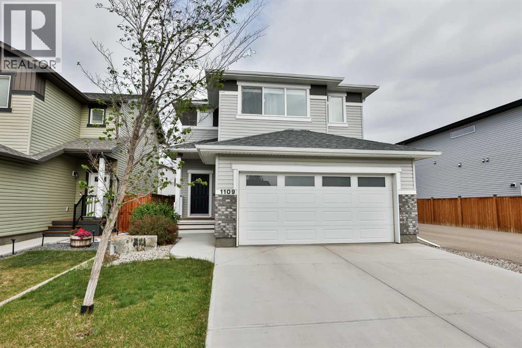 1109 Pacific Circle W, Lethbridge, Alberta  T1J 5V5 - Photo 1 - A2310728