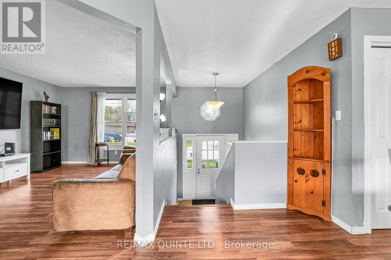 62 Dufferin Avenue, Quinte West, Ontario  K8V 5C9 - Photo 4 - X13143556