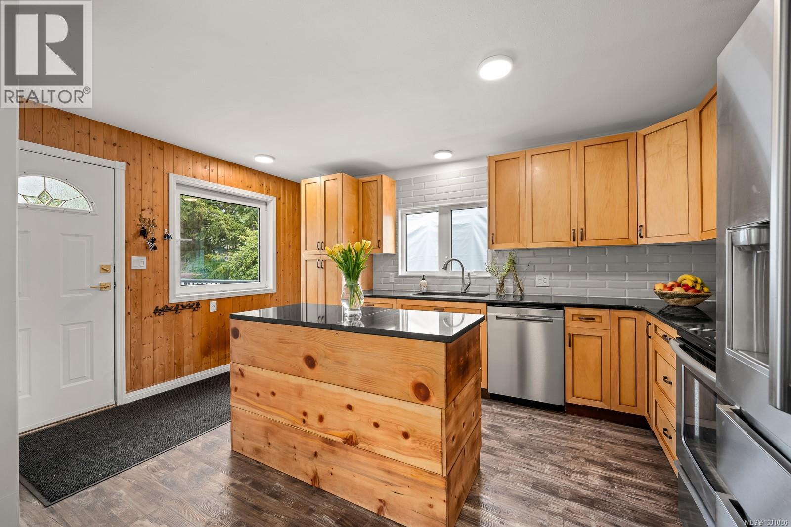 2491 Oakes Rd, Black Creek, British Columbia  V9J 1J1 - Photo 17 - 1031886