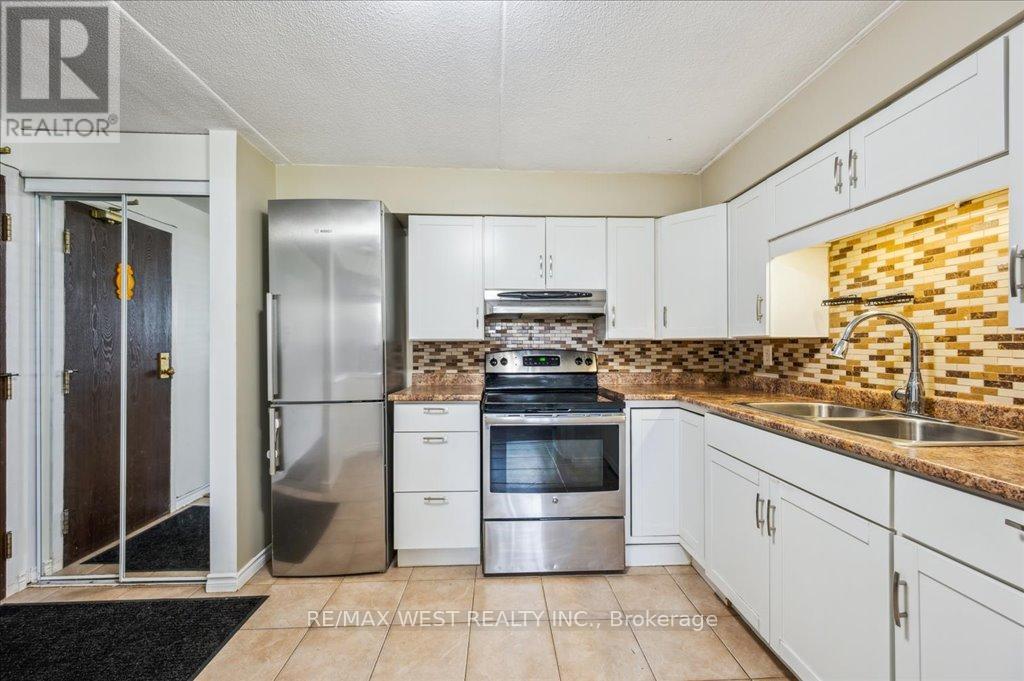1 - 333 Northlake Drive, Waterloo, Ontario N2V 1Z1 - Photo 3 - X13143414