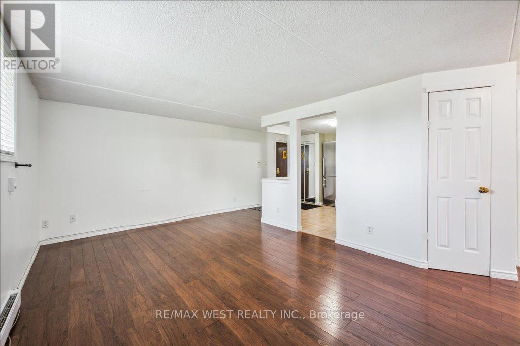 1 - 333 Northlake Drive, Waterloo, Ontario N2V 1Z1 - Photo 8 - X13143414