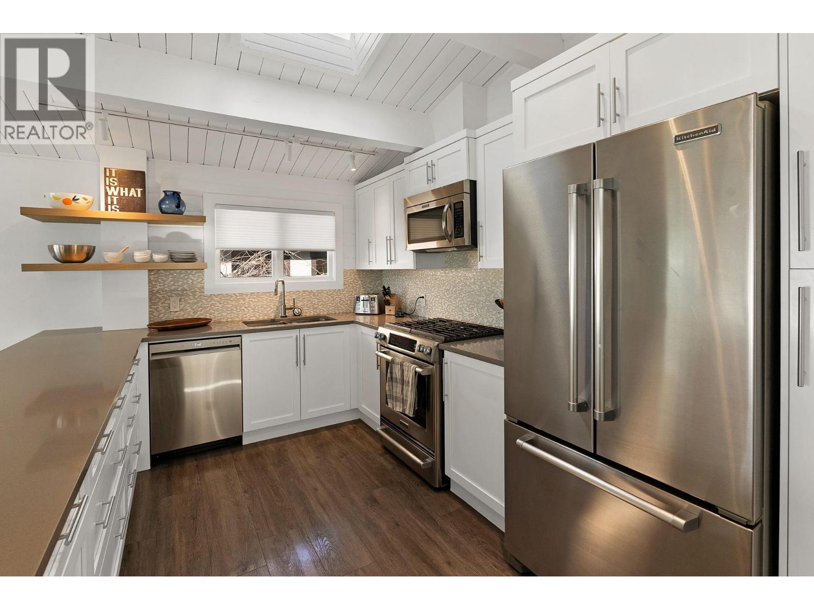 4110 Lakeshore Road, Kelowna, British Columbia V1W 1V6 - Photo 36 - 10380863