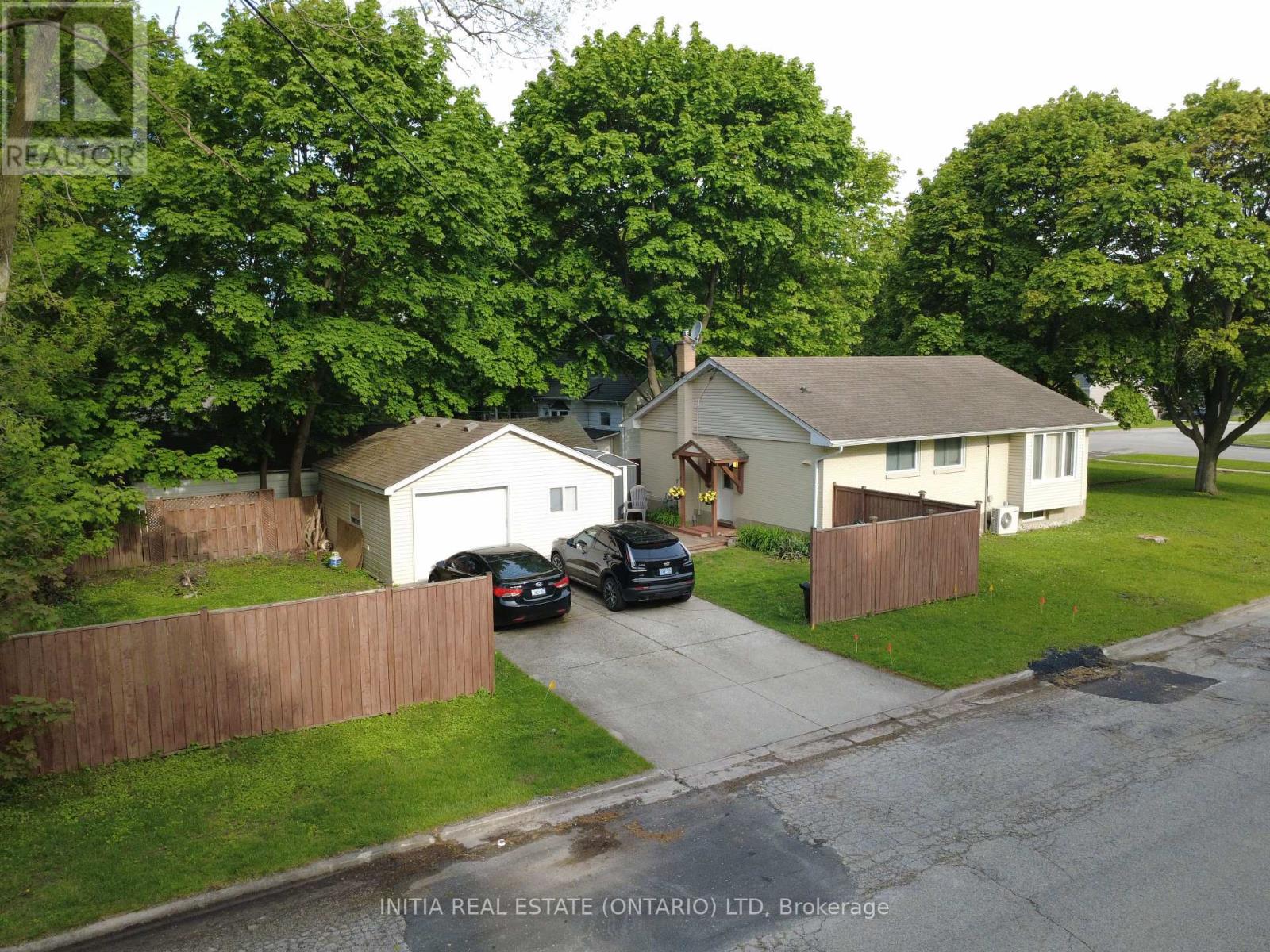 755 Talfourd Street, Sarnia, Ontario  N7T 1S1 - Photo 2 - X13143622