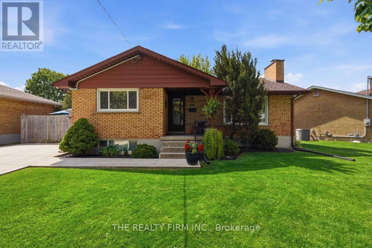 1931 Royal Crescent, London East, Ontario  N5V 1N6 - Photo 2 - X13143632