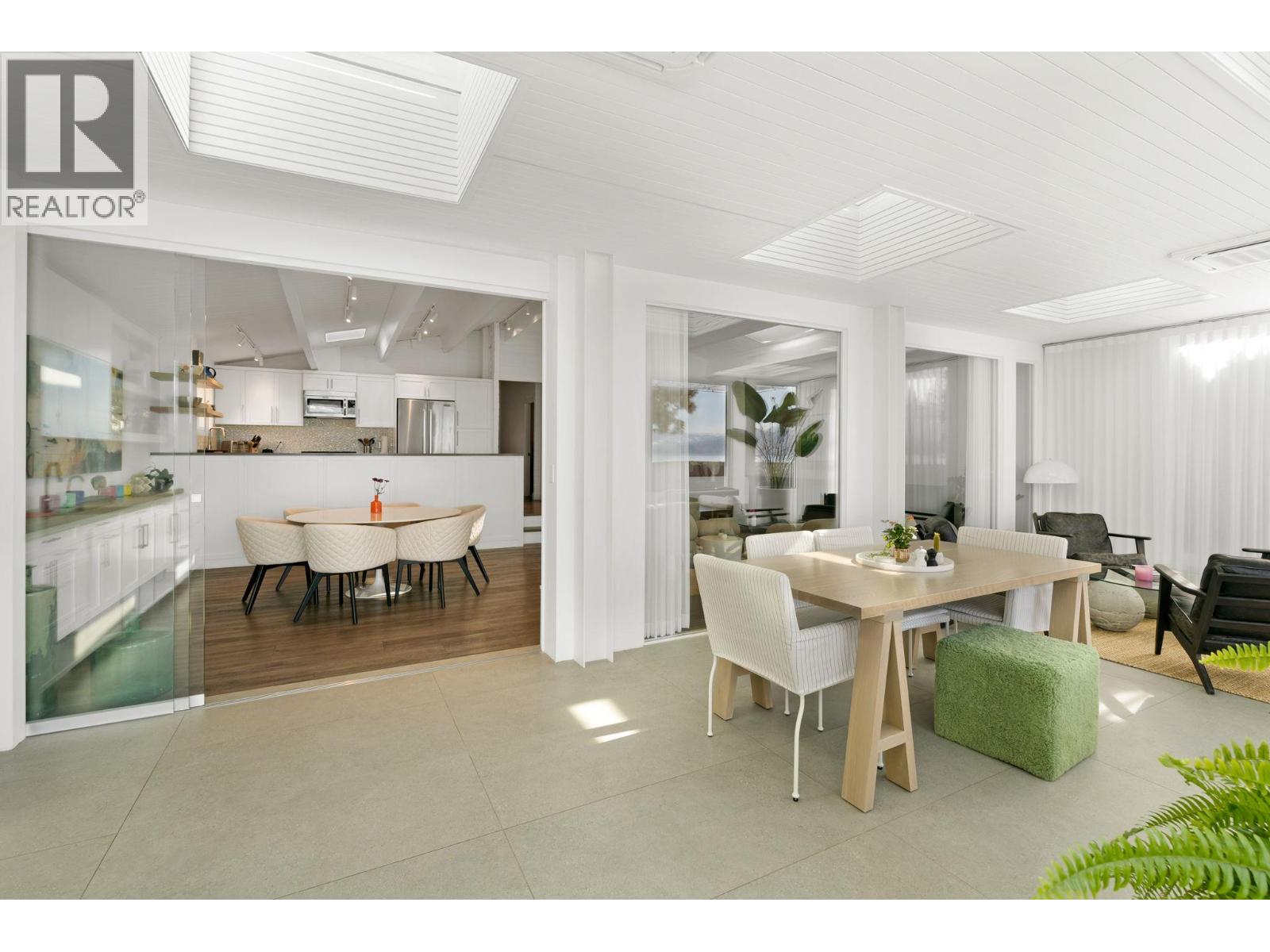4110 Lakeshore Road, Kelowna, British Columbia V1W 1V6 - Photo 47 - 10380863
