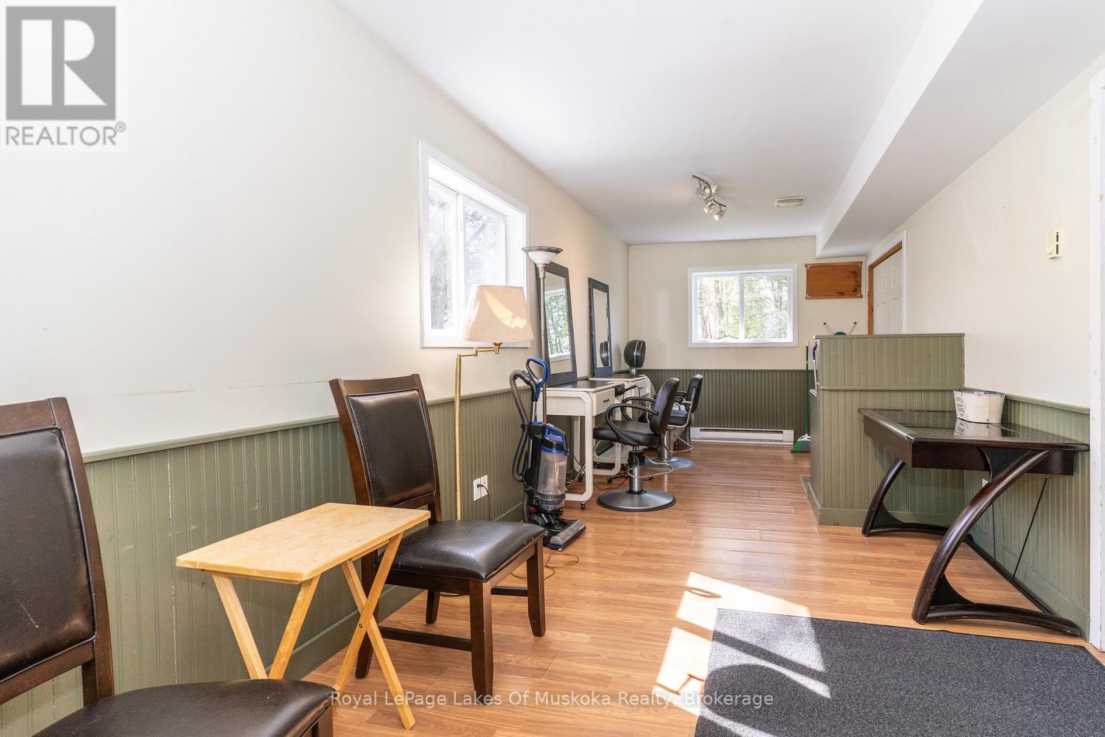 555 Wagner Street, Gravenhurst, Ontario  P1P 1E1 - Photo 3 - X13143812