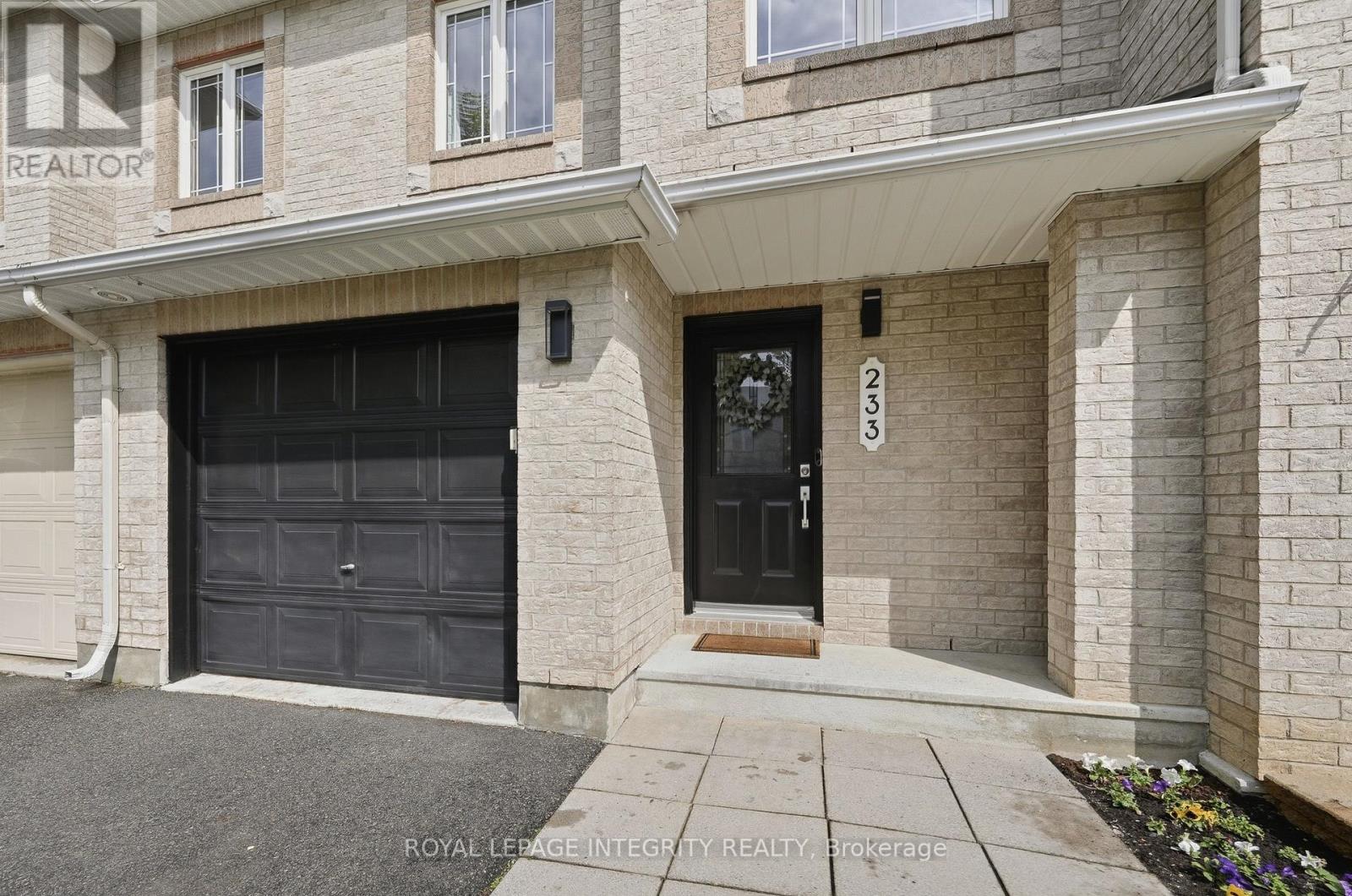 233 Greenridge Street, Ottawa, Ontario  K1C 7R8 - Photo 2 - X13143488