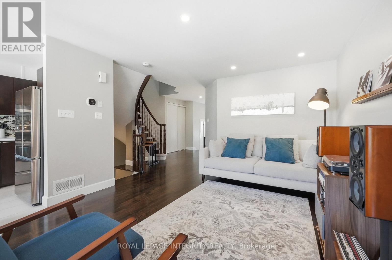 233 Greenridge Street, Ottawa, Ontario  K1C 7R8 - Photo 6 - X13143488