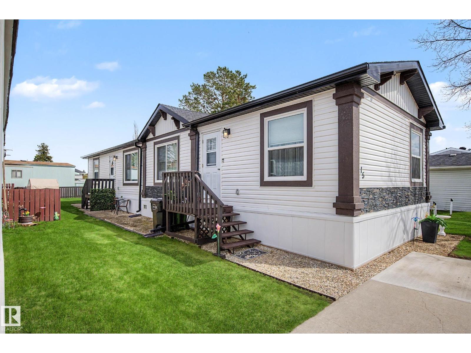 #15 12604 153 Av Nw, Edmonton, Alberta  T5X 4M7 - Photo 2 - E4488554
