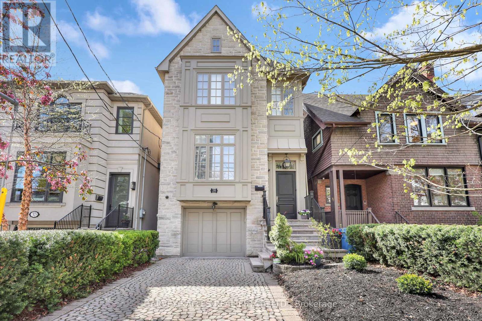 39 GORMLEY AVENUE, Toronto, Ontario