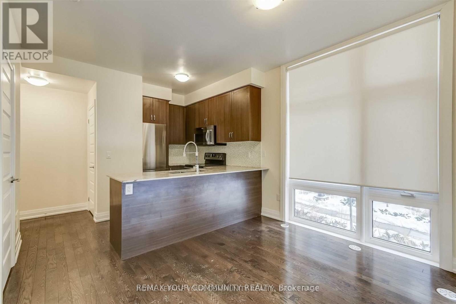 21 - 15 Eldora Avenue, Toronto, Ontario  M2M 0B5 - Photo 2 - C13142036