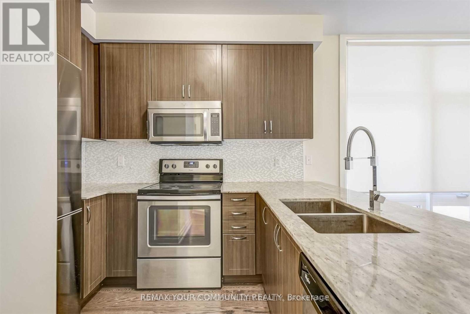21 - 15 Eldora Avenue, Toronto, Ontario  M2M 0B5 - Photo 5 - C13142036