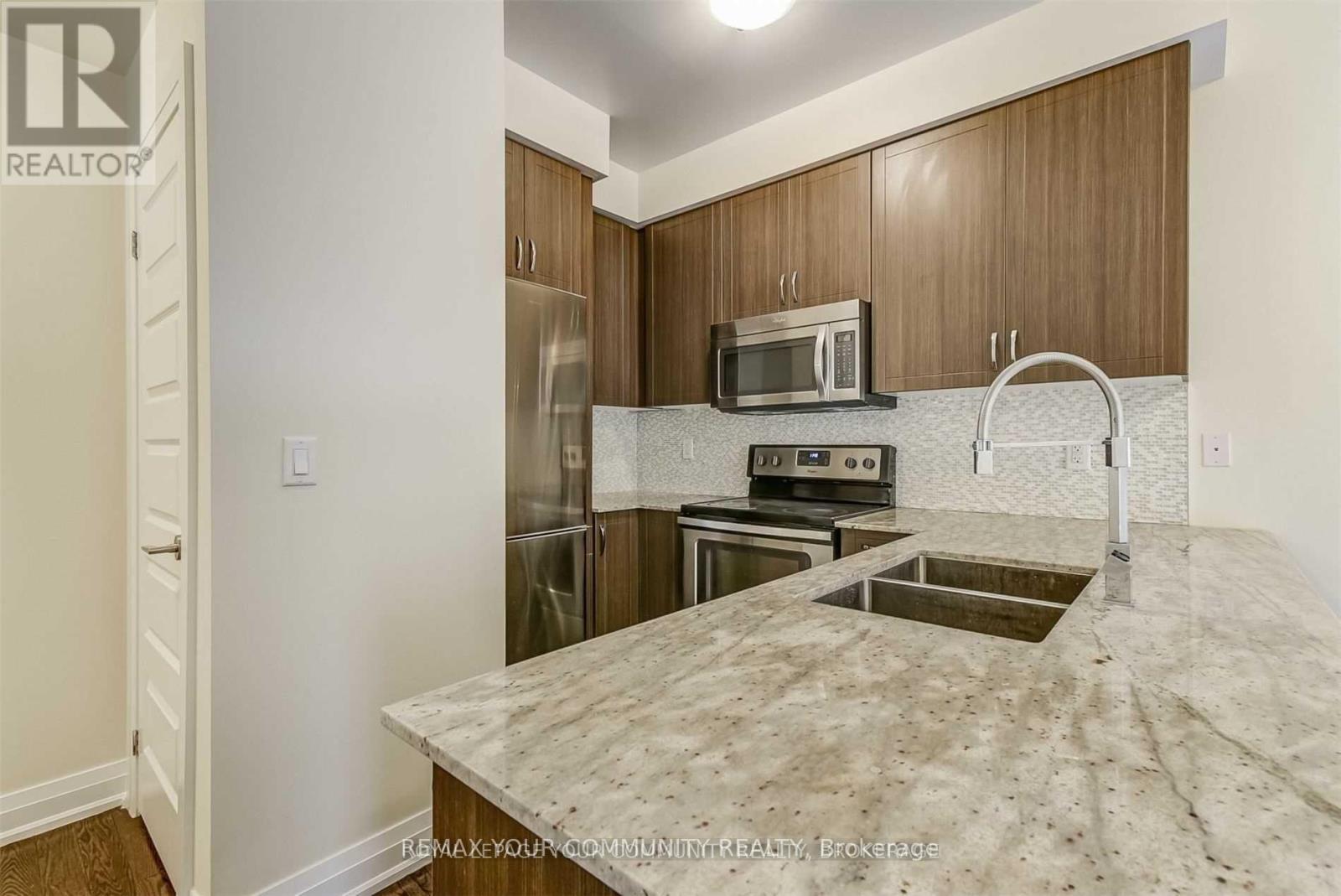 21 - 15 Eldora Avenue, Toronto, Ontario  M2M 0B5 - Photo 7 - C13142036