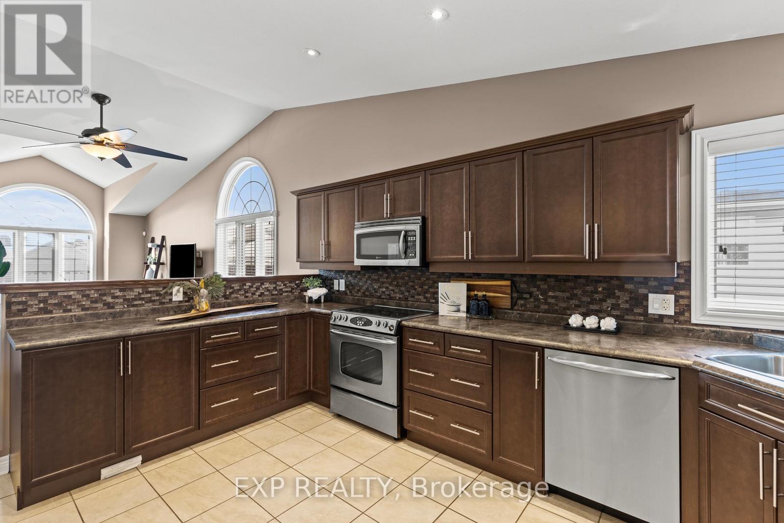 6296 Parkside Road, Niagara Falls, Ontario  L2H 0B2 - Photo 14 - X13143568
