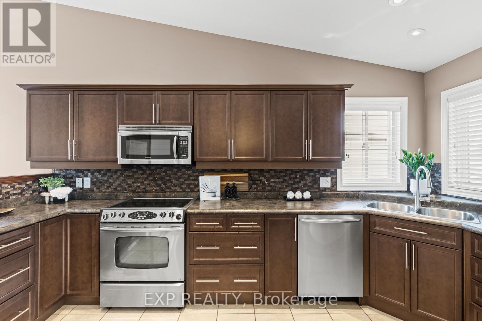 6296 Parkside Road, Niagara Falls, Ontario  L2H 0B2 - Photo 16 - X13143568