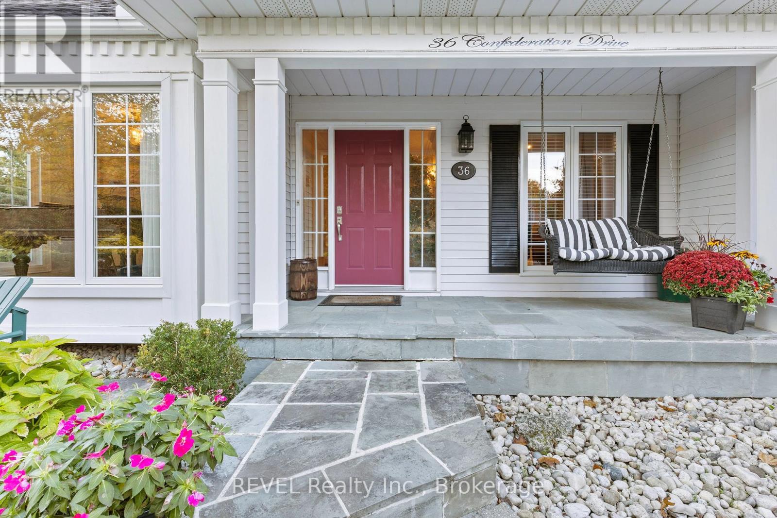 36 Confederation Drive, Niagara-On-The-Lake, Ontario  L0S 1J0 - Photo 3 - X13143692