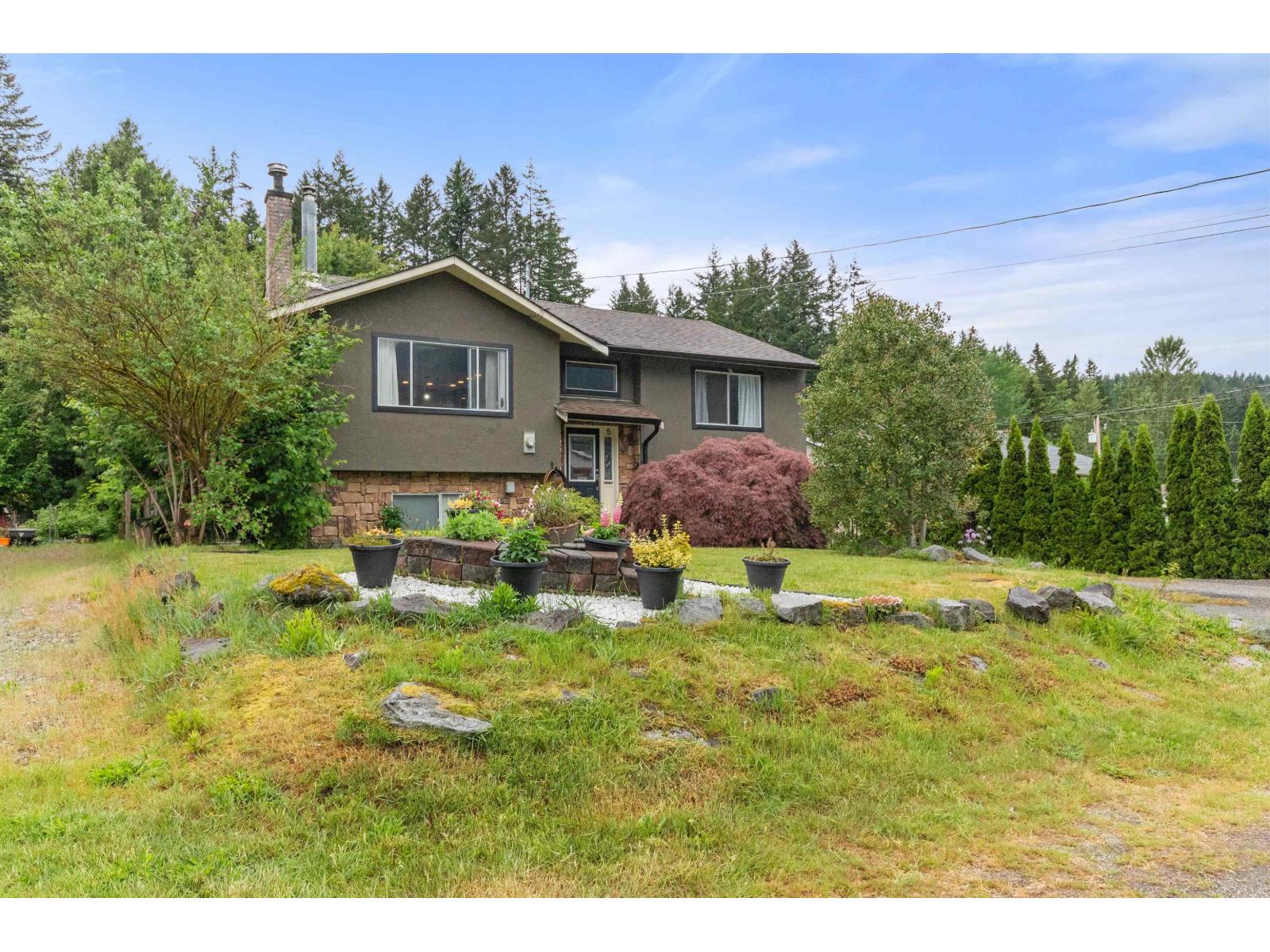 21111 Lakeview Crescent, Kawkawa Lake, Hope, British Columbia  V0X 1L1 - Photo 1 - R3123814