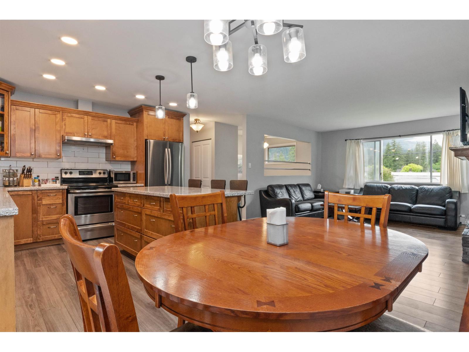 21111 Lakeview Crescent, Kawkawa Lake, Hope, British Columbia  V0X 1L1 - Photo 11 - R3123814