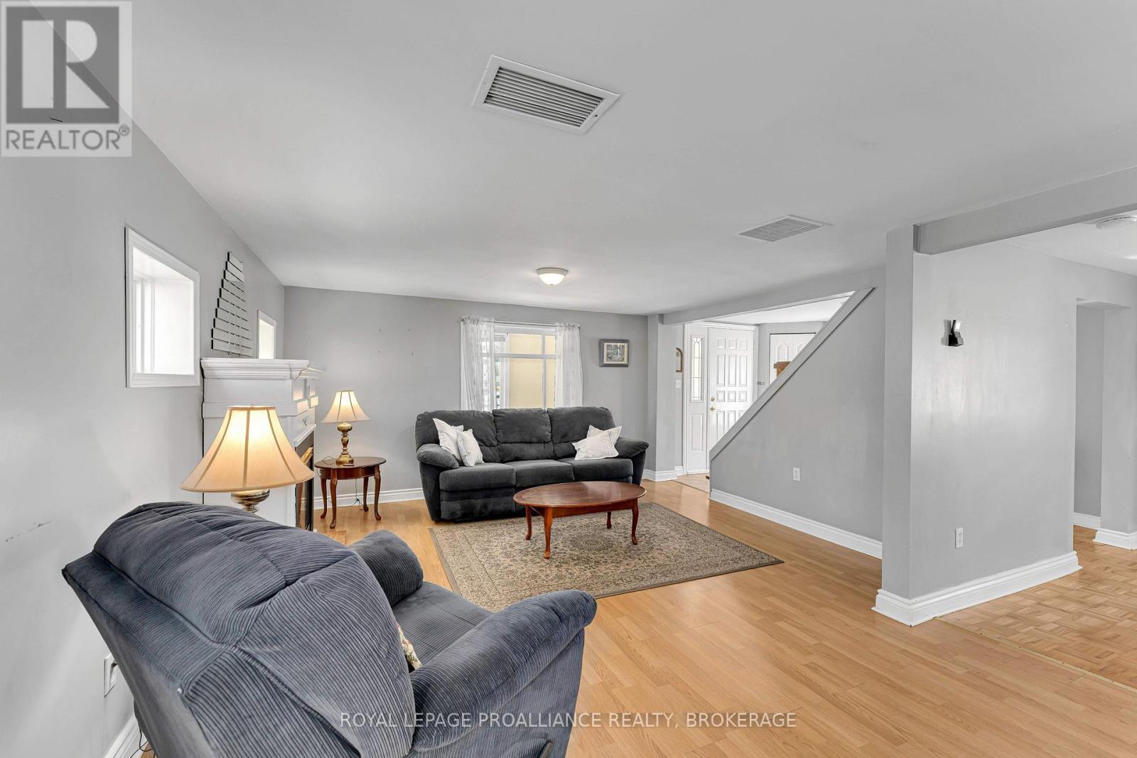 27 Centre Street, Loyalist, Ontario  K0H 2H0 - Photo 14 - X13143552