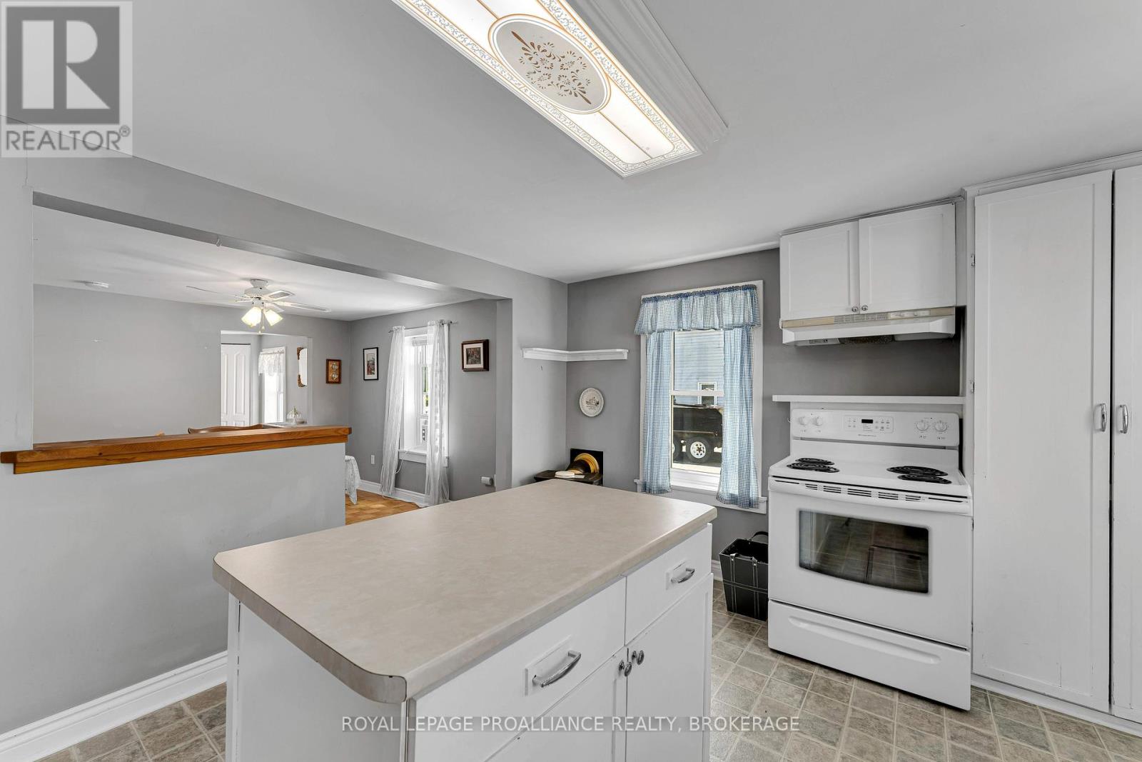 27 Centre Street, Loyalist, Ontario  K0H 2H0 - Photo 23 - X13143552