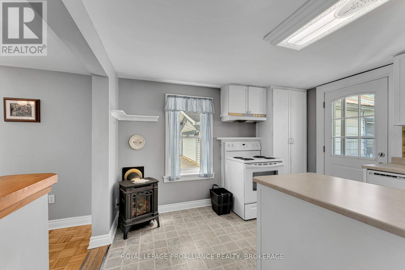 27 Centre Street, Loyalist, Ontario  K0H 2H0 - Photo 24 - X13143552