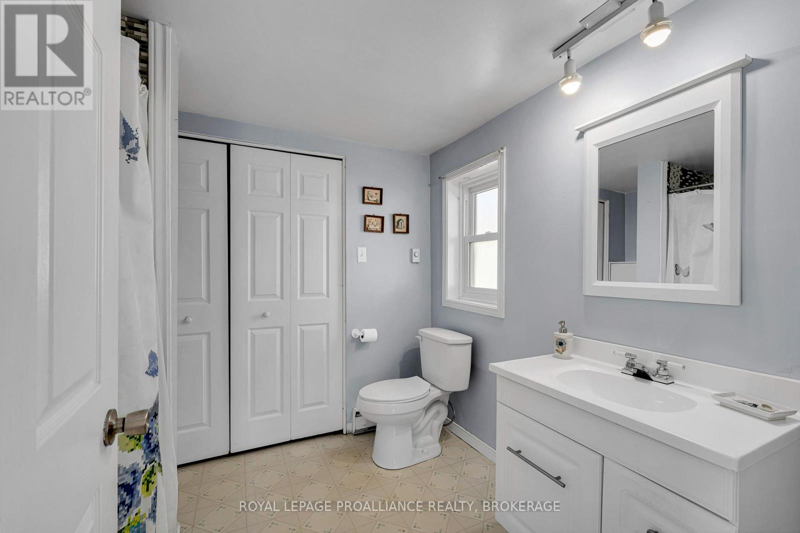 27 Centre Street, Loyalist, Ontario  K0H 2H0 - Photo 25 - X13143552